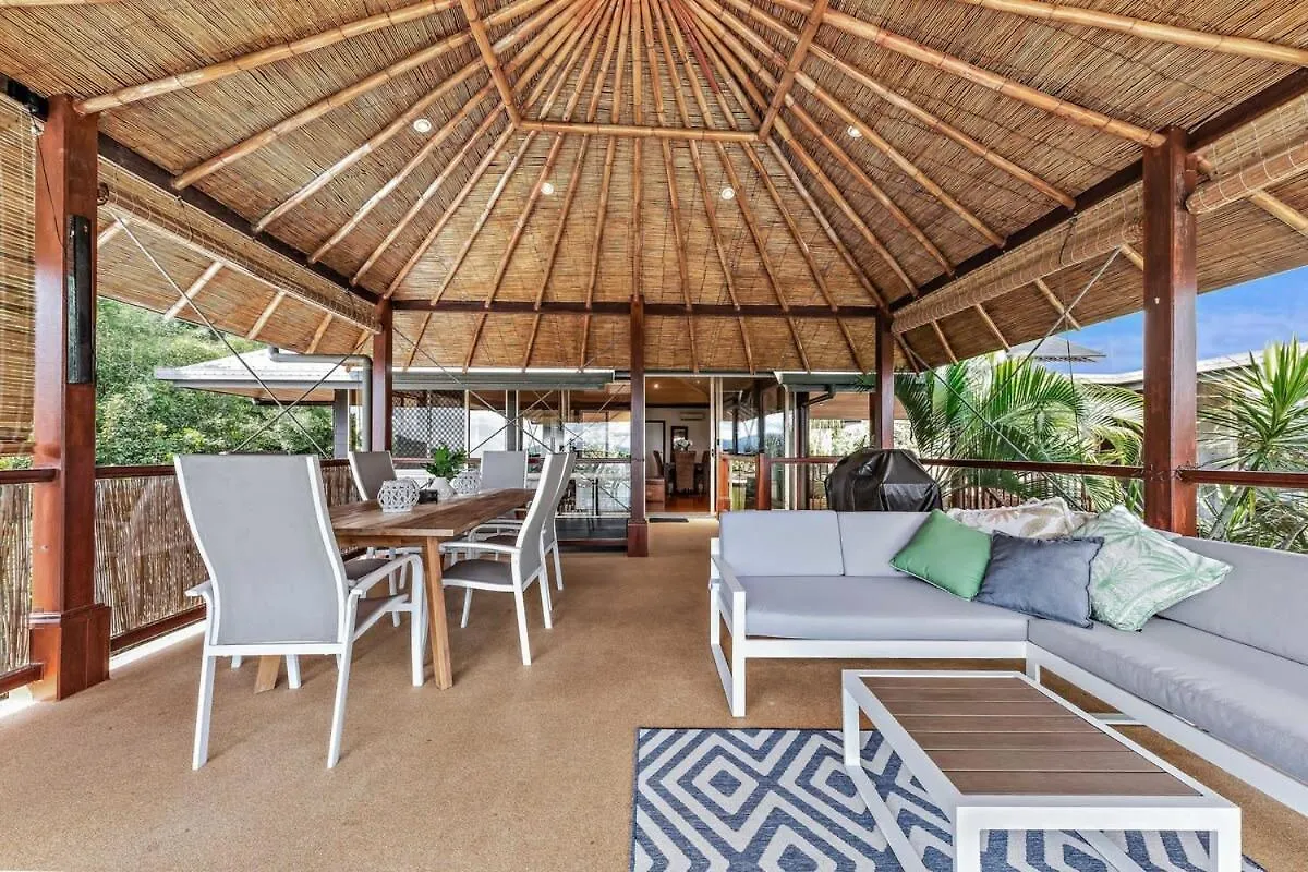 Idyllic Whitsunday Holiday Home With Amazing Views Эйрли-Бич